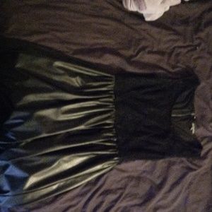 All blacl dress. Junior women